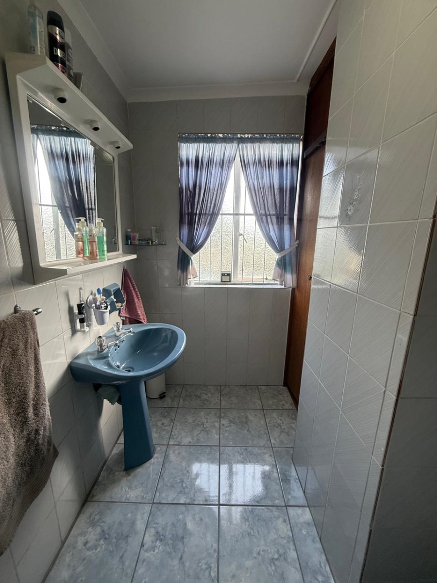 3 Bedroom Property for Sale in Heuwelkruin Eastern Cape